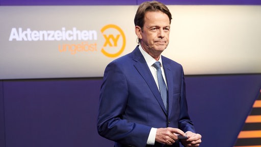 Fernsehmoderator Rudi Cerne moderiert die Verleihung des "XY-Preis - Gemeinsam gegen das Verbrechen" im ZDF-Hauptstadtstudio. 