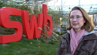 Die Unternehmenssprecherin der SWB, Angela Dittmer, gibt ein Interview.