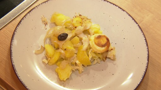 Das Gericht Bacalhau à Gomes de Sá.