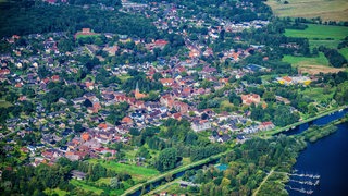 Luftbild Stadtgebiet mit Innenstadtbereich Bad Bederkesa