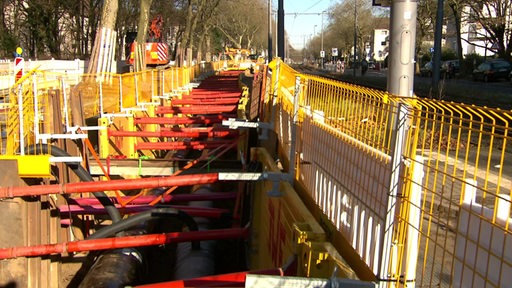 Eine Baustelle für eine Fernwärmeleitung in Bremen Schwachhausen.