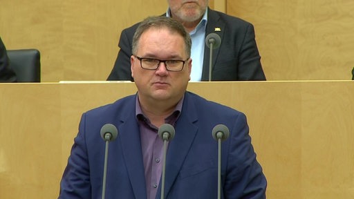 Der Finanzsenator des Landes Bremen, Björn Fecker während einer Rede im Bundesrat