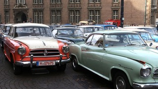 Borgward-Modelle stehen nebeneinander