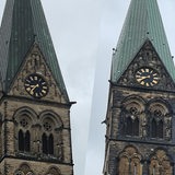 Die Türme des Bremer Doms, zu sehen sind stehengebliebende Turmuhren (Montage)