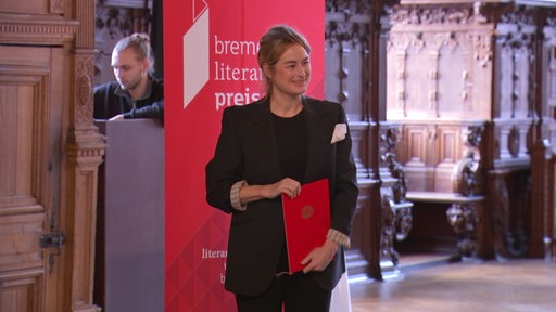 Die Preisträgerin und Autorin Teresa Präauer beim Bremer Literaturpreis. 