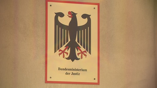 Zu sehen ist das Wappen des Bundesministeriums der Justiz.