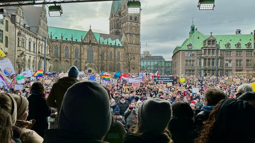 Menschen von der Bühne aus. 