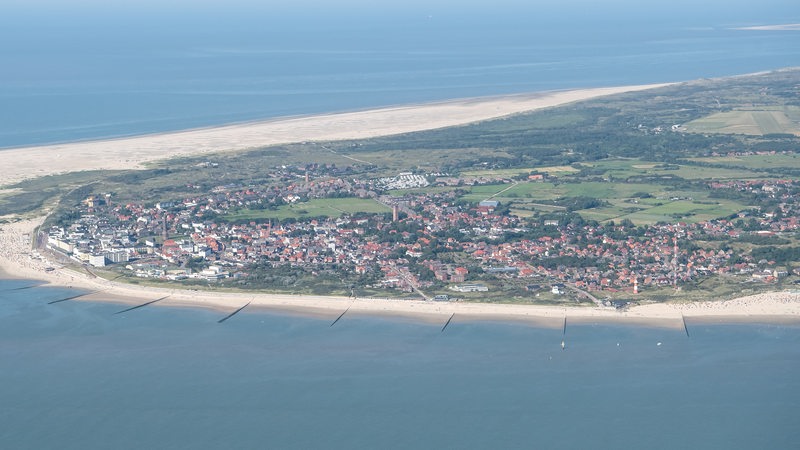 Luftaufnahme der ostfriesischen Insel Borkum