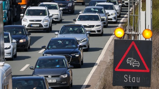 Autos im Stau auf der Autobahn