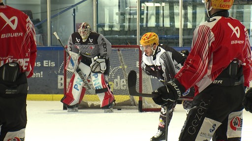 Fischtown-Eishockeyspieler während des Trainings