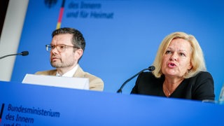 Nancy Faeser (SPD), Bundesministerin für Inneres und Heimat, und Marco Buschmann (FDP), Bundesminister der Justiz, stellen ein Sicherheitspaket nach der Messerattacke von Solingen vor.