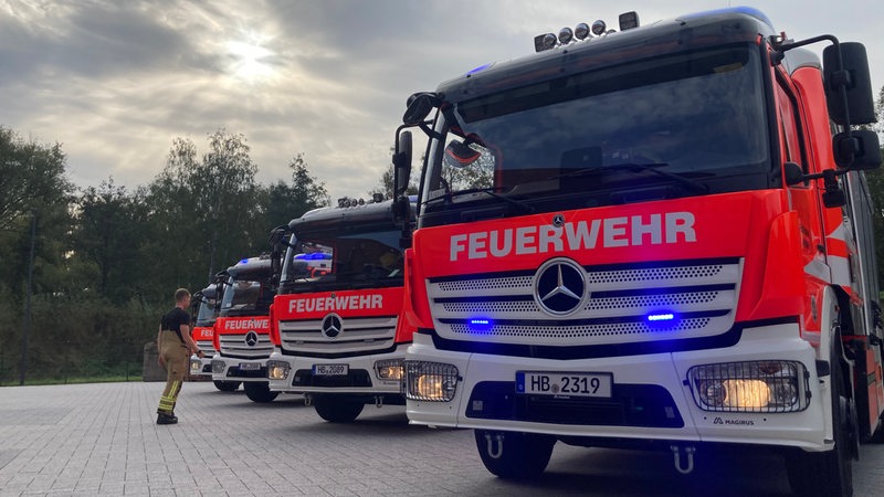 Vier neue Hilfeleistungslöschfahrzeuge werden an der Feuerwache 7 am Hochschulring vorgestellt