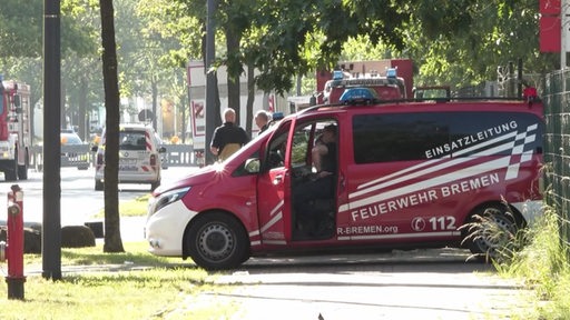 Ein Großeinsatz der Feuerwehr im Güterverkehrszentrum Bremen.