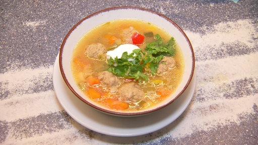 Das dieswöche Rezept des Bremer Tellers: Eine Fleischklößchensuppe nach Balkan-Art.