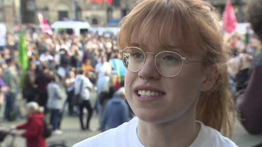 Friederike Oberheim schaut in die Kamera