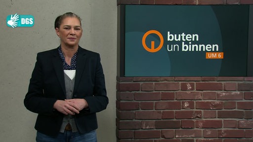 Die Gebärdendolmetscherin Gunda Helmes im Studio von buten un binnen