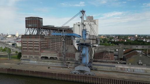 Es ist die Getreideverkehrsanlage in Gröpelingen zu sehen.