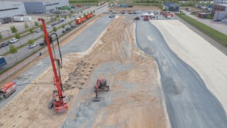 Drohnenaufnahme zeigt die Bebauung des Gewerbegebiets Hansalinie in Bremen