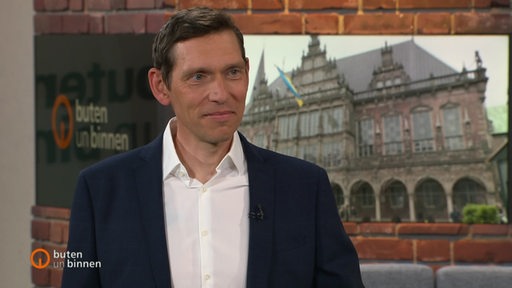 Reporter Hauke Hirsinger im Studio  