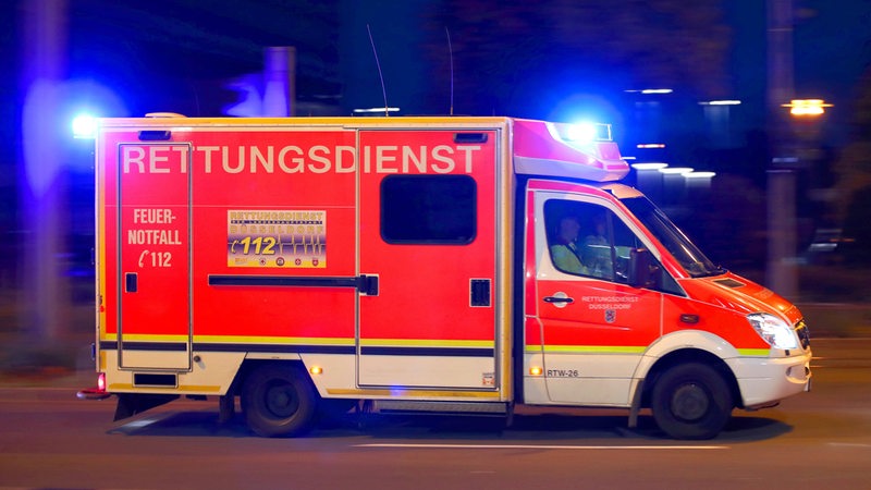 Rettungswagen mit Blaulicht