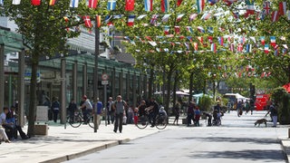 Blick in die Bürgermeister-Smidt-Straße, die Haupteinkaufsstraße in der Innenstadt von Bremerhaven.