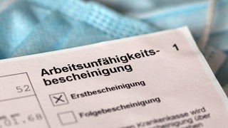 Eine Arbeitsunfähigkeitsbescheinigung vom Arzt.