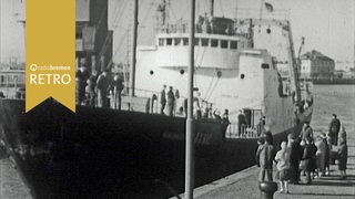 Trawler "Vikingbank" legt in Bremerhaven an. 