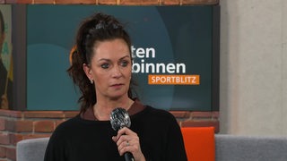 Tanztrainerin Uta Albanese beim Studiobesuch im Sportblitz.