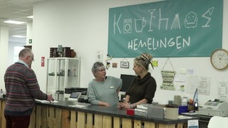 Zu sehen ist die Verkaufstheke des Second Hand Ladens Kaufhaus Hemelingen