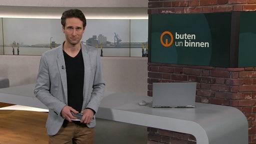 Janos Kereszti im Studio von buten un binnen. 