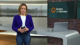 Moderatorin Lea Reinhard in dem Studio von buten un binnen