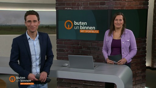 Die Moderatoren János Kereszti und Pascale Ciesla im Studio von buten un binnen