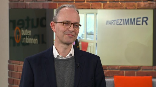 Melchior lauten im Studio von buten un binnen.