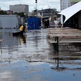 Das Festival Breminale am Osterdeich unter Wasser.