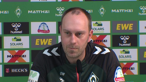 Werder Bremen Trainer Ole Werner bei der PK vorm Union Berlin Spiel.