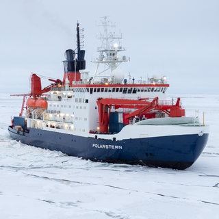 Die "Polarstern" im Polarmeer