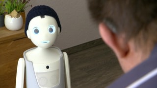 Der Roboter "Navel" soll in Wohngruppen Menschen mit geistigen und körperlichen Behinderungen gesellschaft leisten.