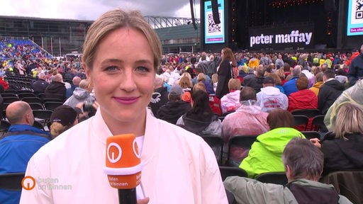 Die Reporterin Lea Reinhard beim Peter Maffay Konzert.