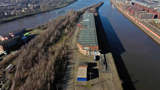 Der Schuppen sechs in Bremen. Dort lagern 5.000 Tonnen Tee.