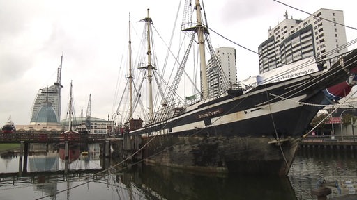 Die Seute Deern im Hafen von vorne aufgenommen.