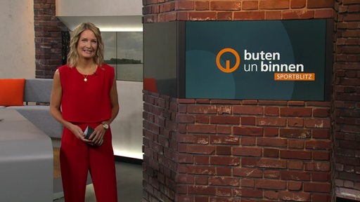 Sportblitz Moderatorin Janna Betten im buten un binnen Studio. 