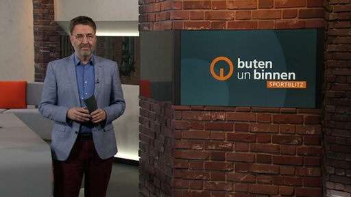 Der Moderator Jan-Dirk Bruns im Sportblitz Studio. 