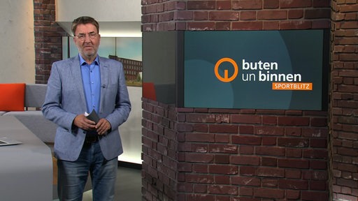 Moderator Jan Dirk Bruns im Sportstudio von buten un binnen