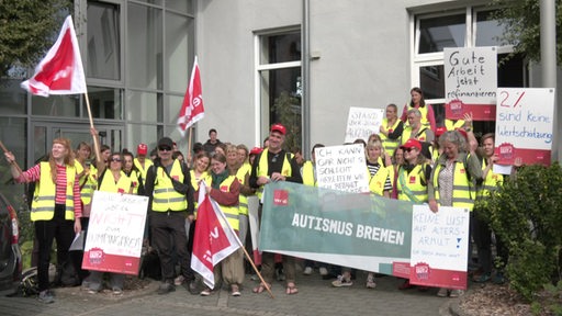 Der Verein Autismus Bremen beim Warnstreik. 