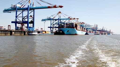 Ein Blick auf die Weser vor der Stromkaje in Bremerhaven