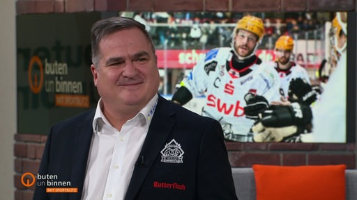 Der Geschäftsführer der Fishtown Pinguins, Hauke Hasselbring, im Sportblitzstudio.