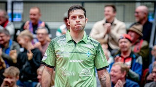 Marcelo Aguirre schaut nachdenklich beim Spiel in Bad Königshofen.