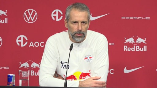 RB leipzig Trainer Marco Rose in der Pressekonferenz vor dem Spiel.