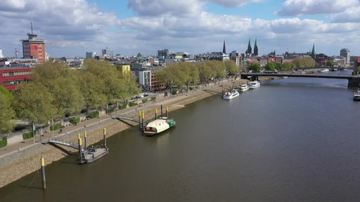 Die Weser und die Bremer Schlachte aus der Vogelperspektive.