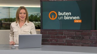 Die Moderatorin Lea Reinhard im Studio von buten un binnen